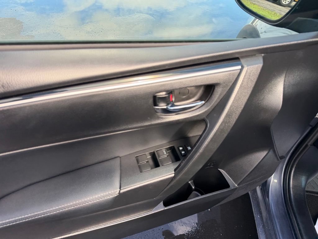 Used 2017 Toyota Corolla XLE FWD image 12