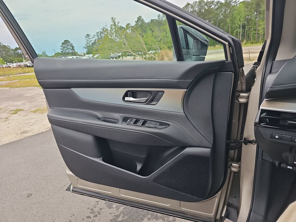 Used 2025 Nissan Murano SL AWD/4WD image 32