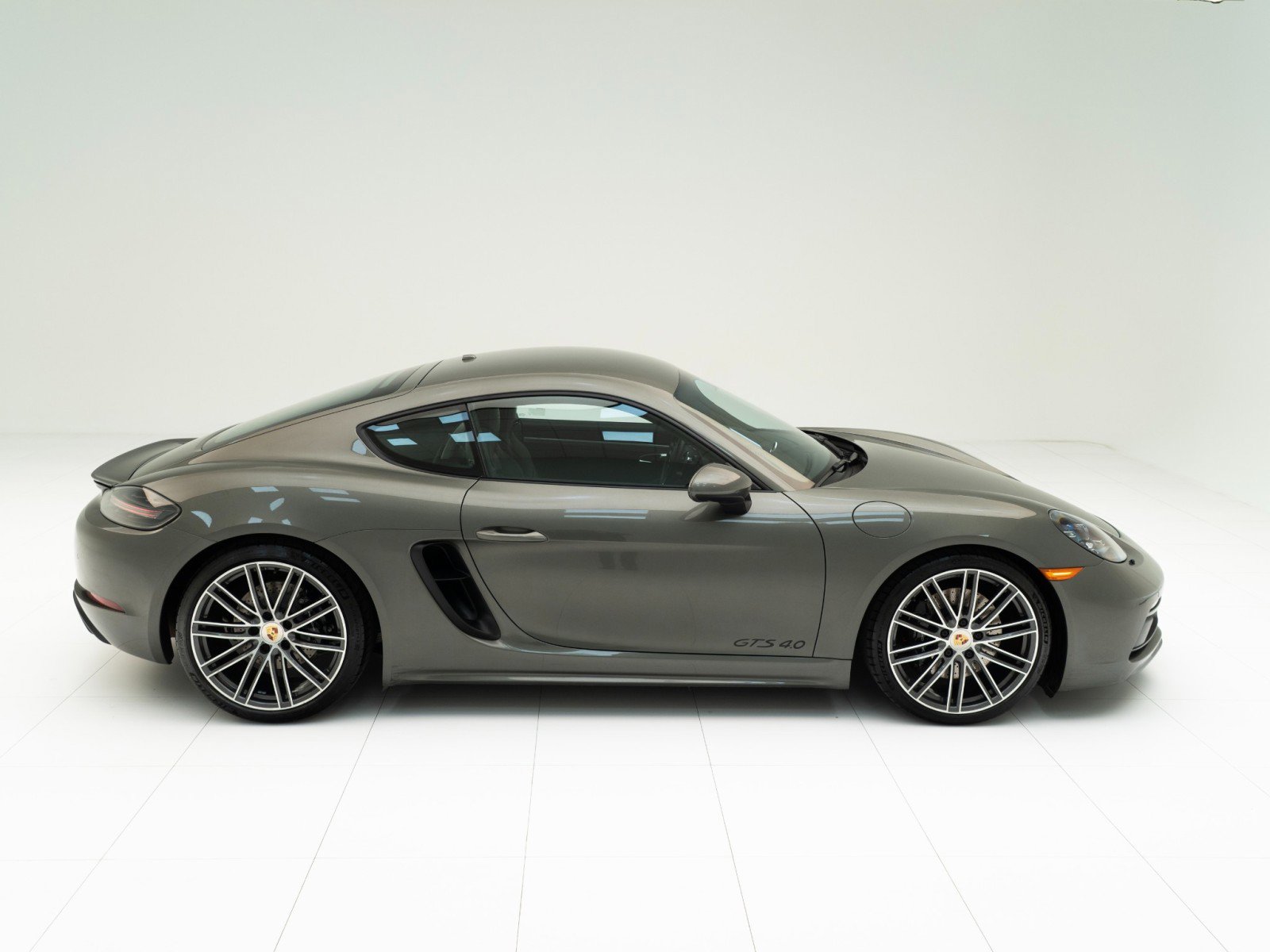 Certified 2025 Porsche 718 Cayman GTS RWD image 8