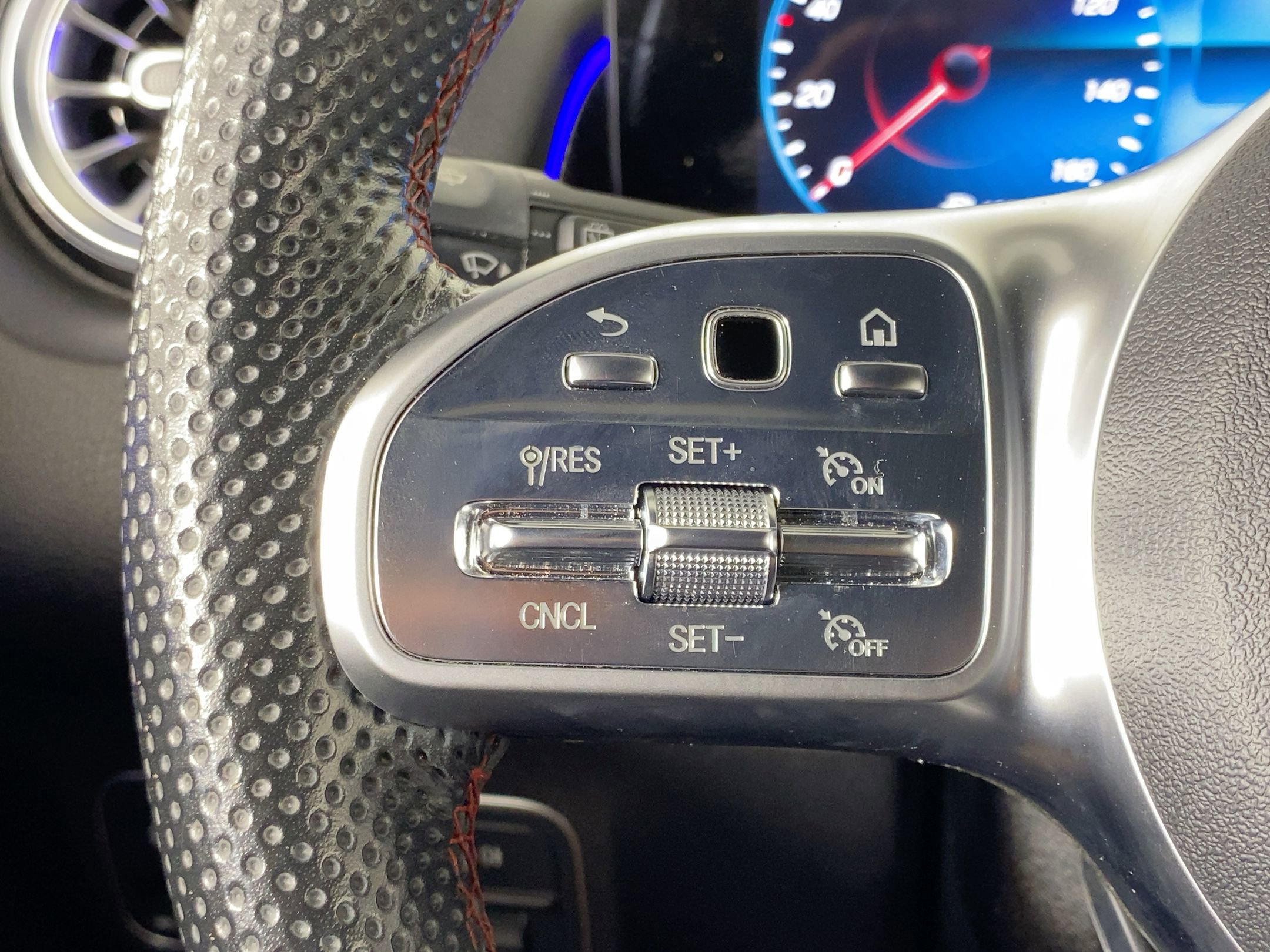 Used 2022 Mercedes-Benz GLB 250 4MATIC image 14