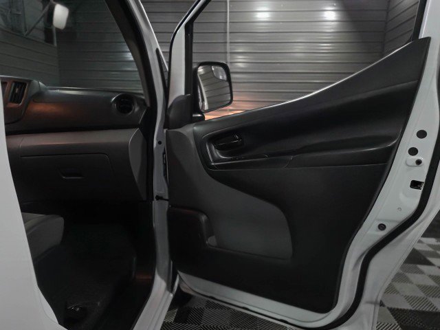 Used 2017 Chevrolet City Express LS image 27