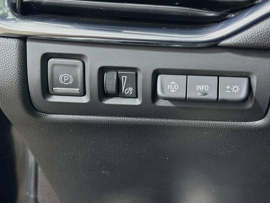 Used 2023 Cadillac XT4 Premium Luxury w/ Technology Package AWD/4WD image 12