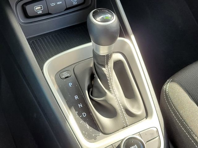 Certified 2025 Hyundai Venue SEL image 21