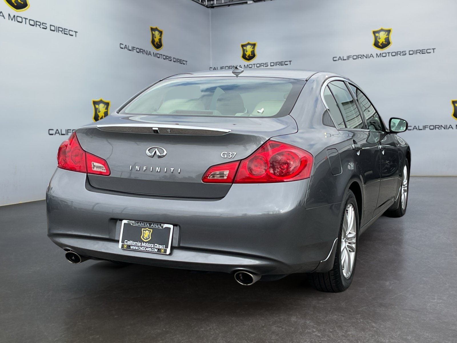 Used 2013 INFINITI G37 Journey RWD image 5