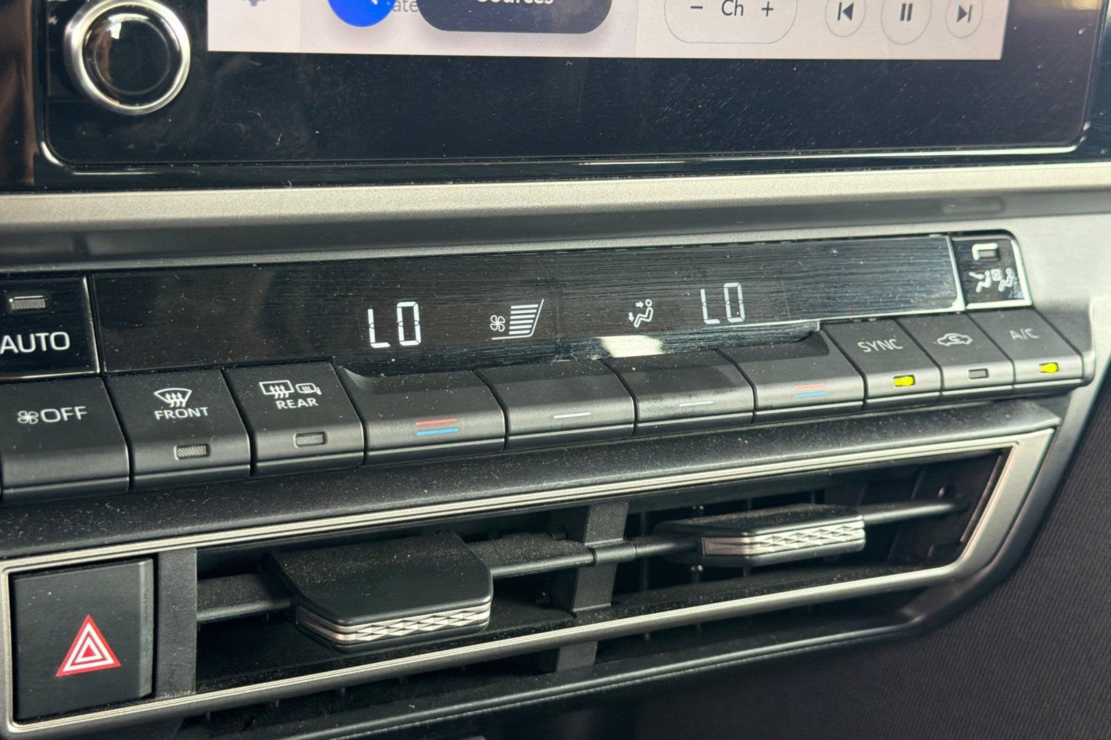 Used 2025 Toyota Camry LE FWD image 21