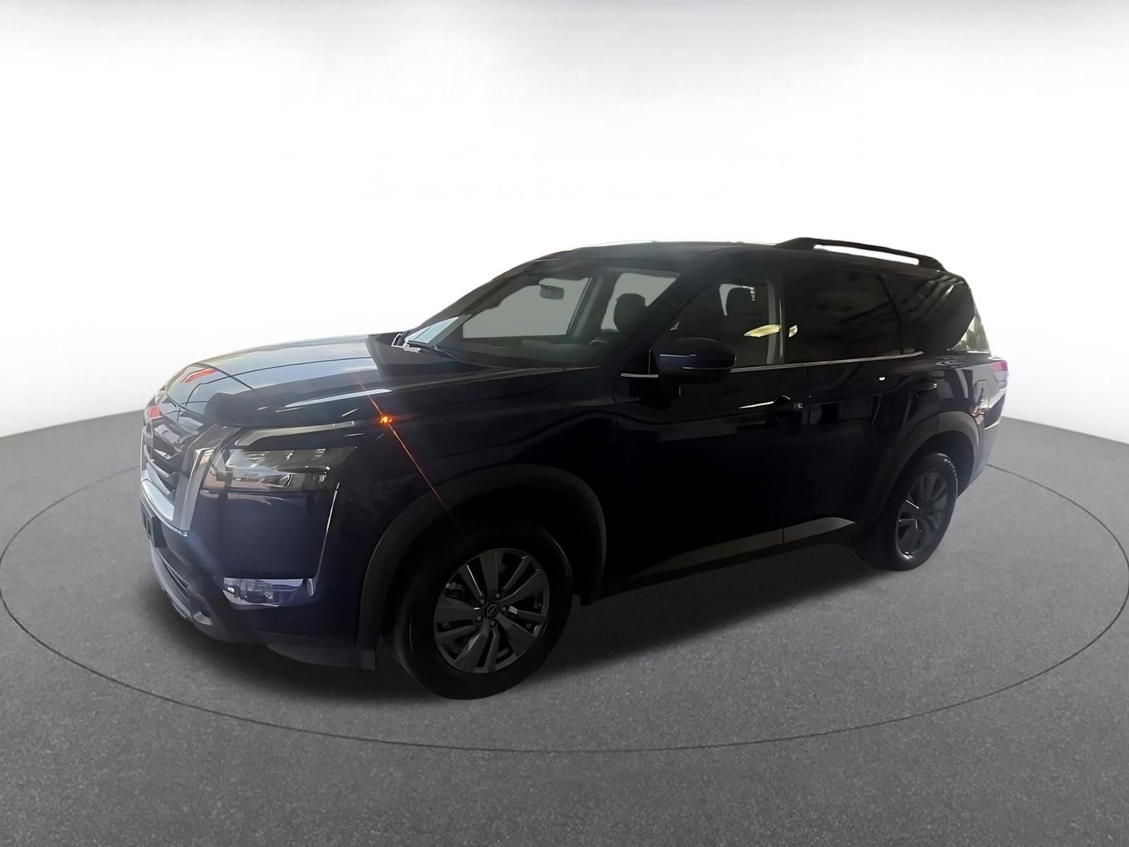 Used 2025 Nissan Pathfinder SV AWD/4WD image 10