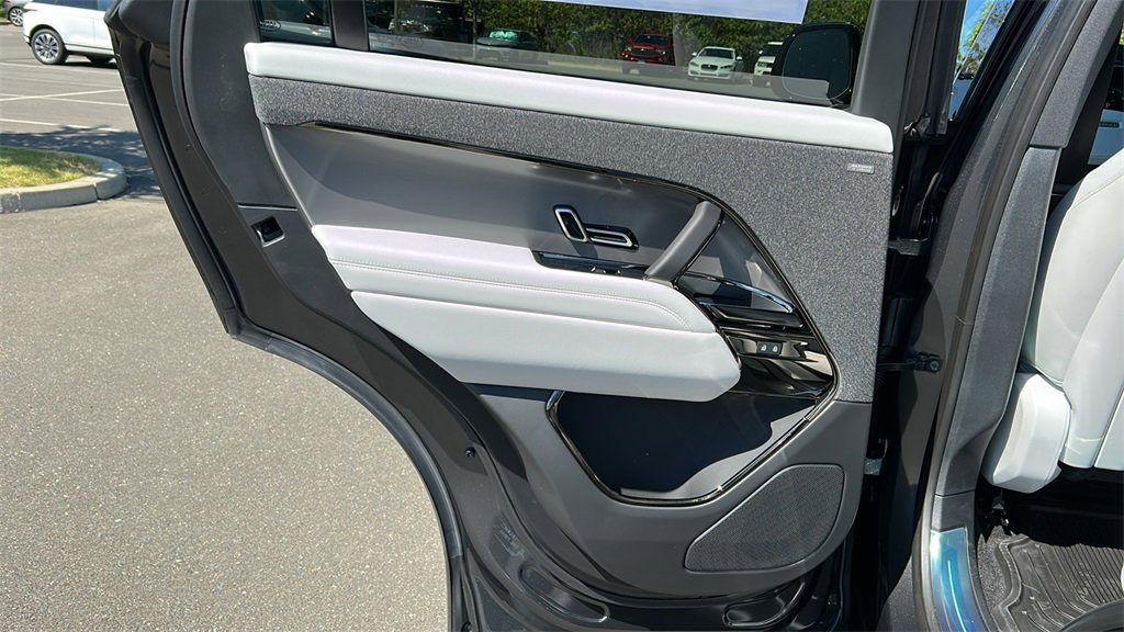 New 2025 Land Rover Range Rover Sport SE image 21