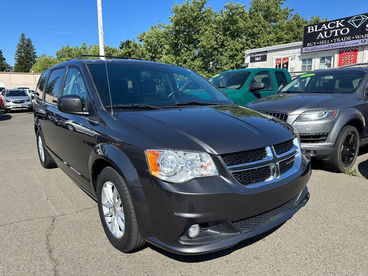 Used 2019 Dodge Grand Caravan SXT image 12