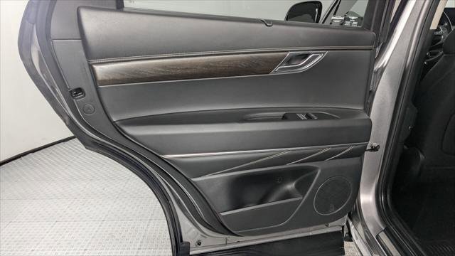 Used 2024 Genesis GV80 2.5T image 13