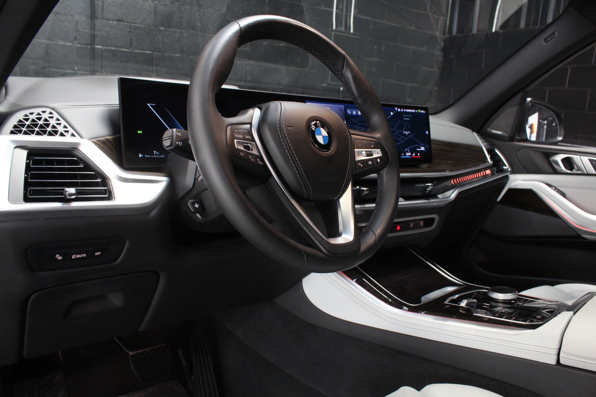 Used 2024 BMW X5 sDrive40i w/ Premium Package RWD image 30