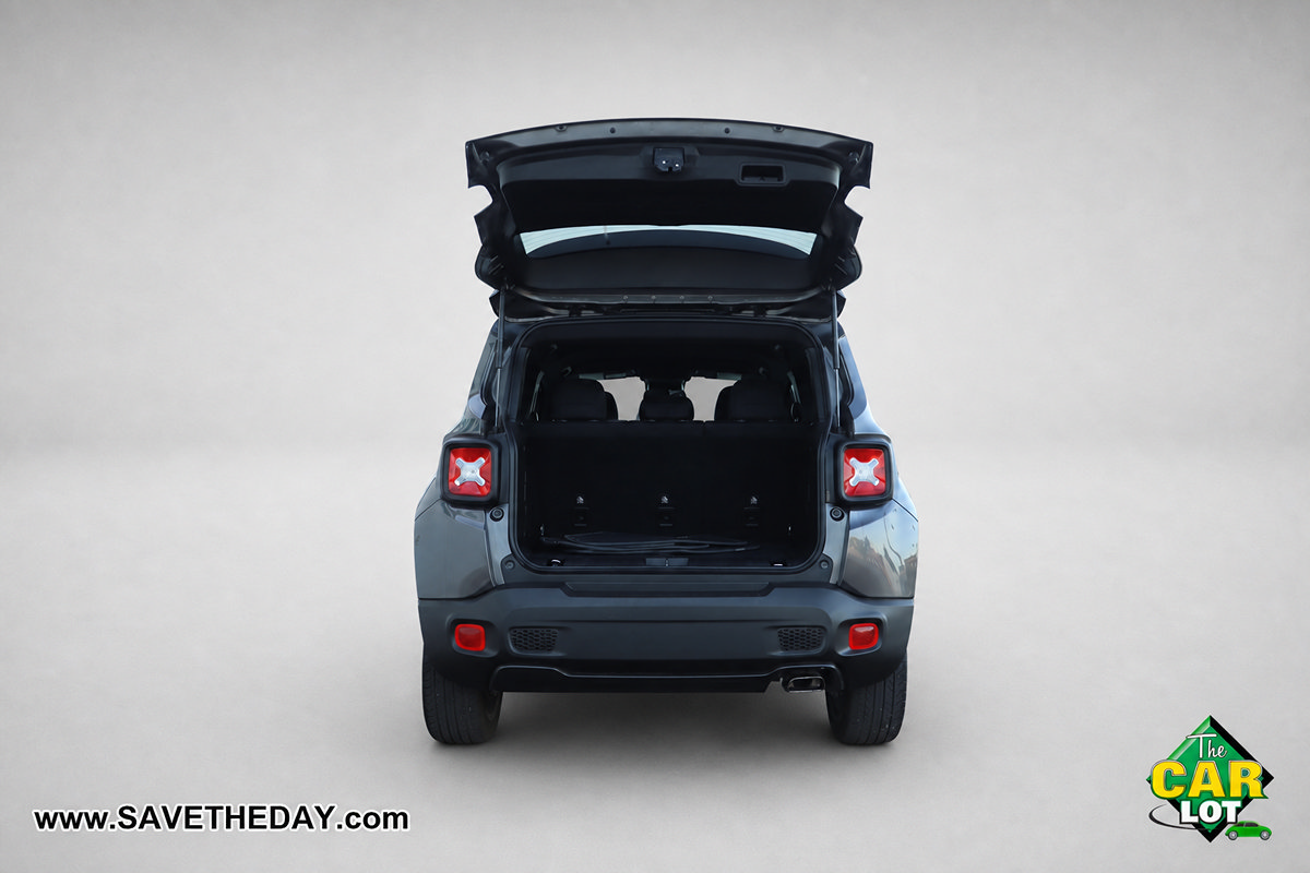 Used 2021 Jeep Renegade Latitude AWD/4WD image 12