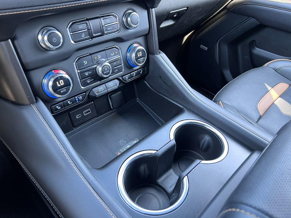 Used 2023 GMC Yukon XL AT4 w/ AT4 Premium Plus Package AWD/4WD image 29