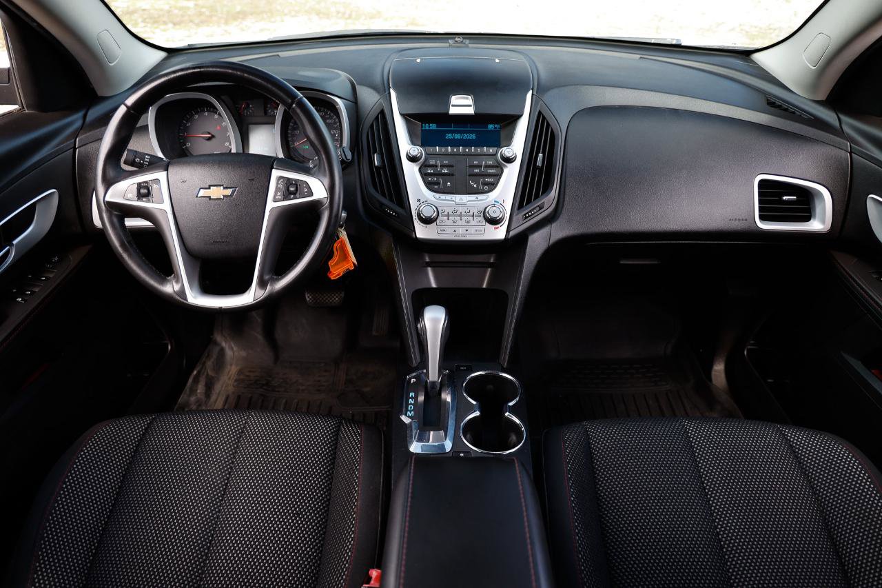 Used 2011 Chevrolet Equinox LT w/ Driver Convenience Package image 2