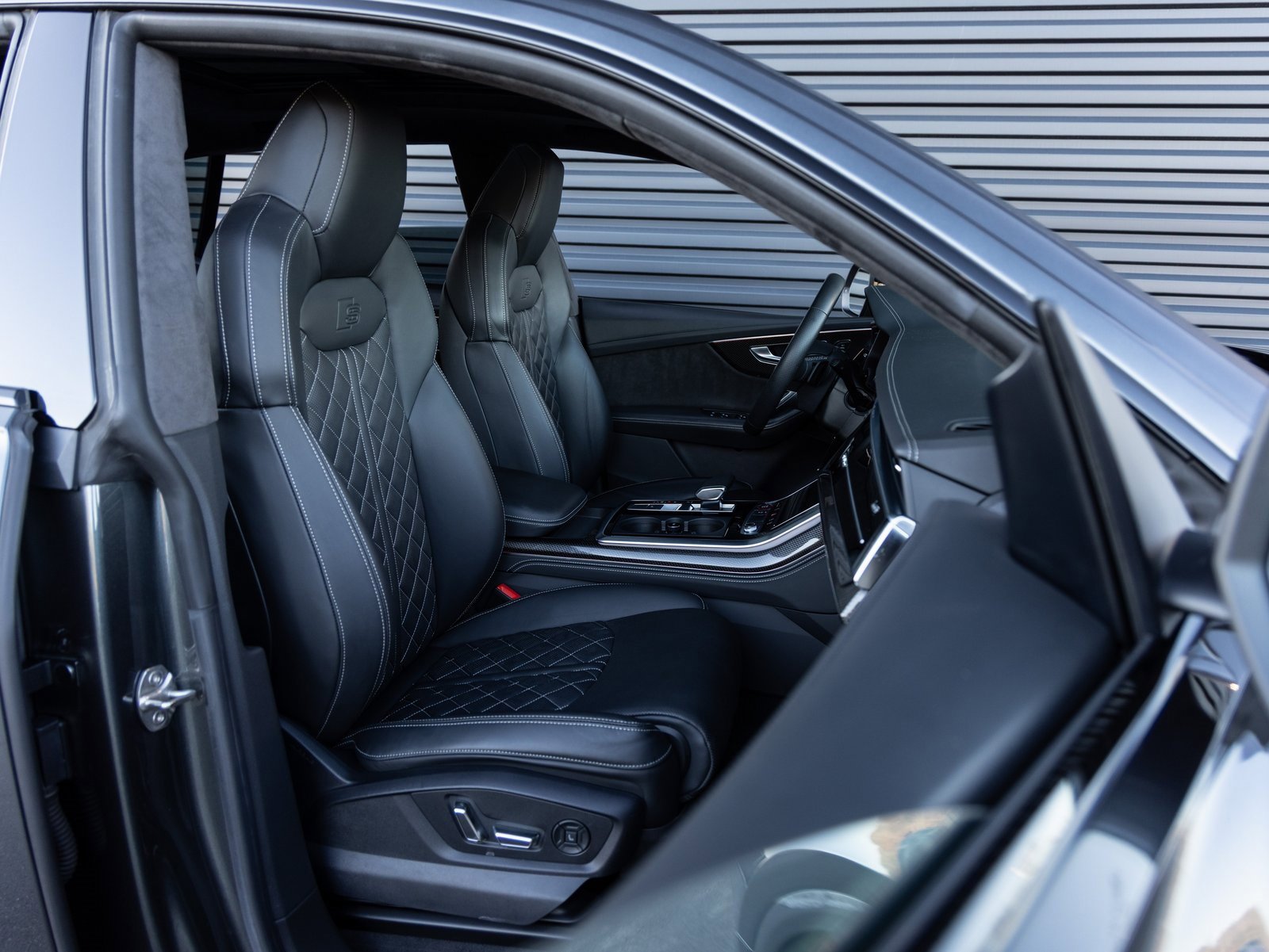 Used 2021 Audi SQ8 Prestige w/ Prestige Package image 30