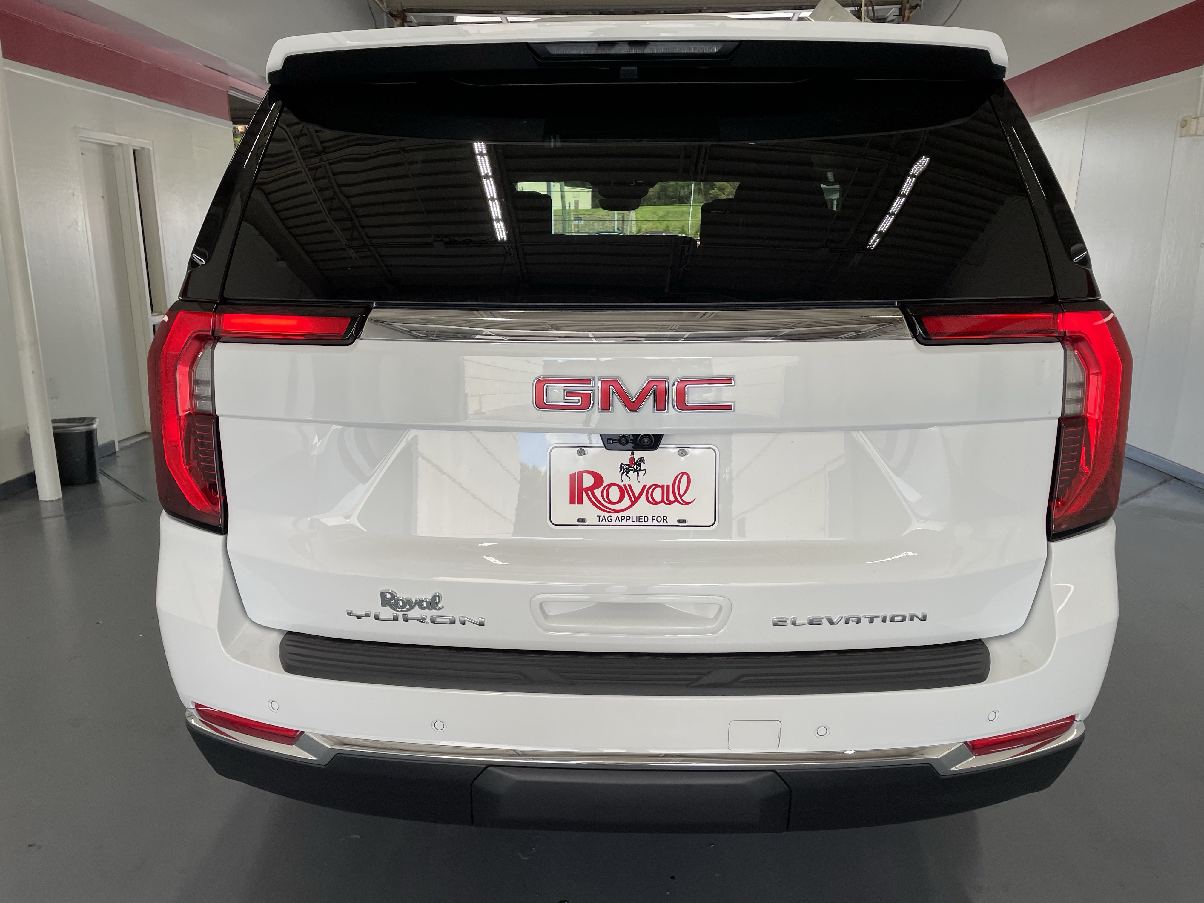 New 2027 GMC Yukon Elevation w/ Elevation Premium Package RWD image 5