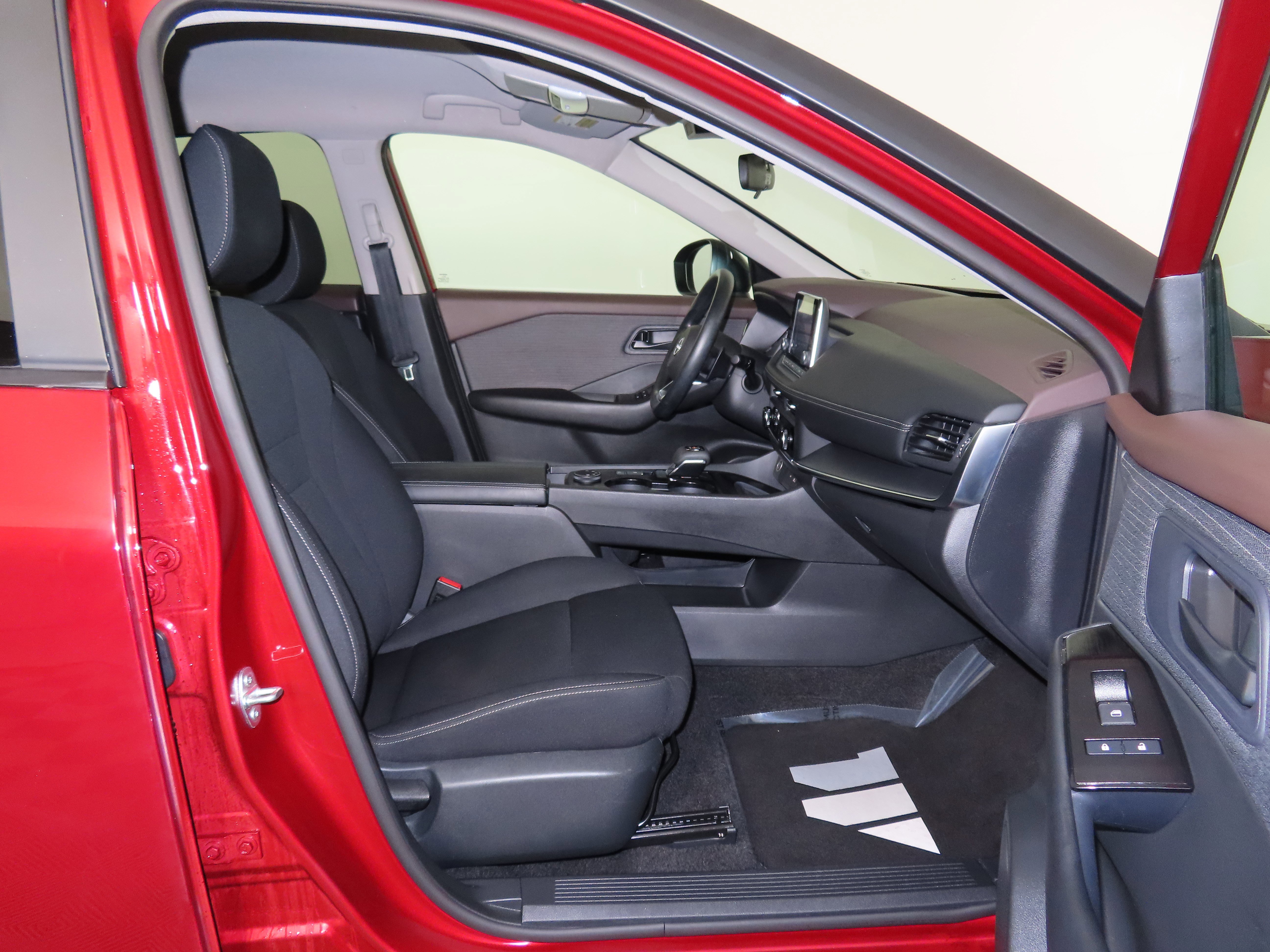 Certified 2023 Nissan Rogue S image 21