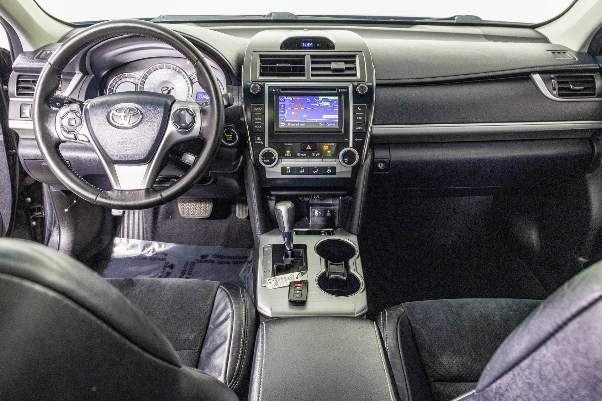 Used 2012 Toyota Camry SE w/ Leather Pkg FWD image 27