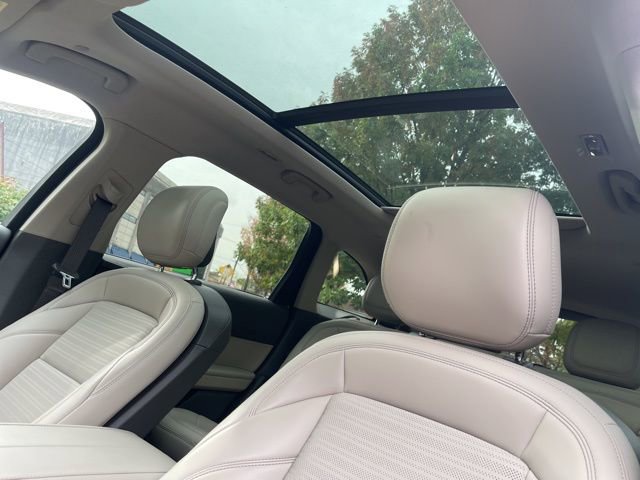 Used 2025 Lincoln Nautilus Reserve w/ Jet Appearance Package image 17