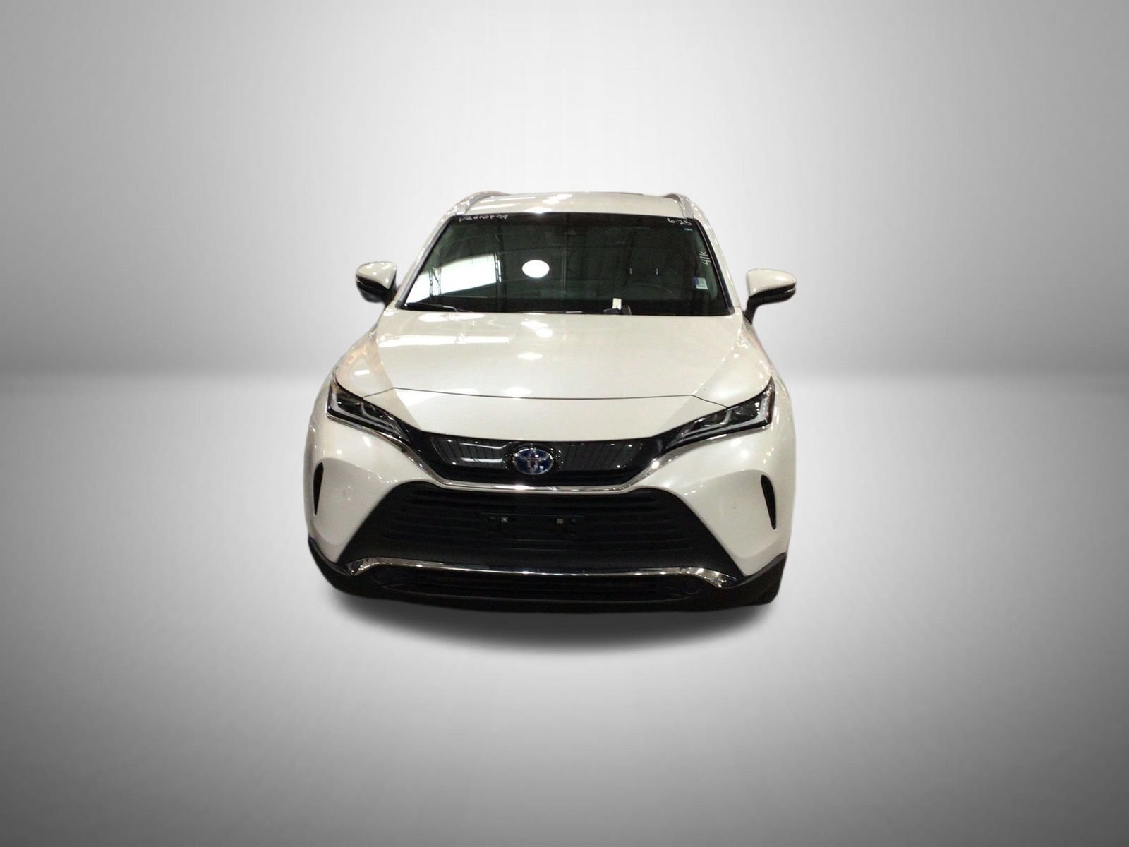 Used 2022 Toyota Venza XLE AWD/4WD image 3