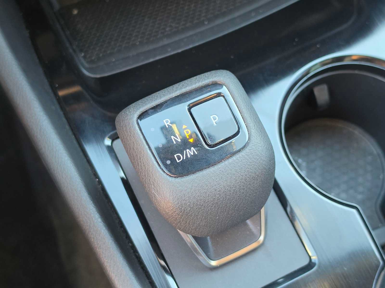 Used 2024 Nissan Rogue SV w/ SV Premium Package FWD image 31