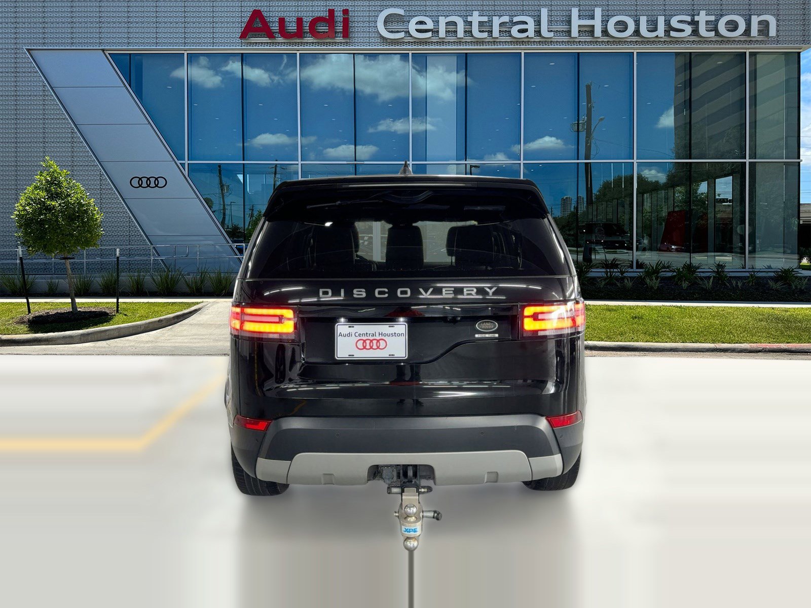 Used 2017 Land Rover Discovery HSE image 10