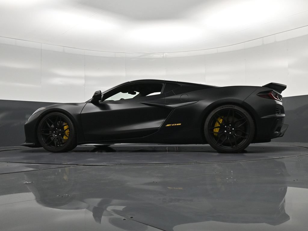 Used 2025 Chevrolet Corvette Z06 RWD image 33