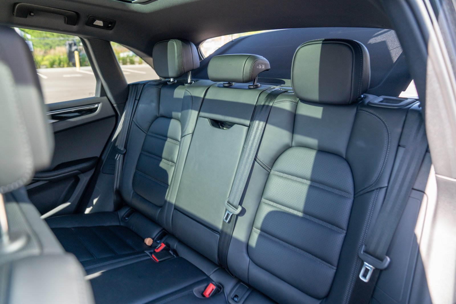 Certified 2026 Porsche Macan AWD/4WD image 23