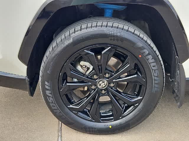 Used 2022 Toyota RAV4 SE AWD/4WD image 13