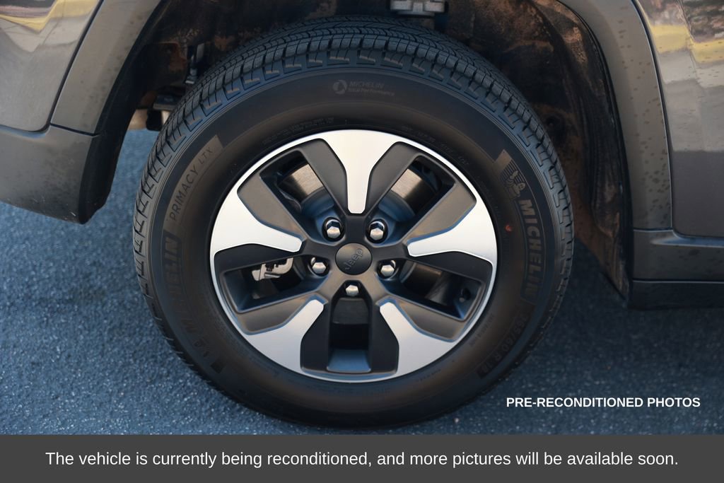 Used 2023 Jeep Grand Cherokee 4WD 4xe image 9