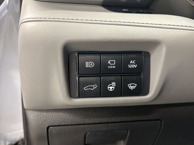 Used 2021 Toyota Highlander Platinum image 17