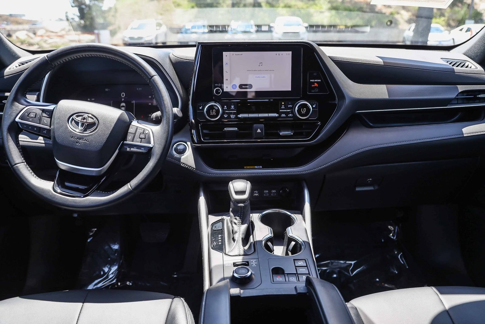 Used 2025 Toyota Highlander XSE AWD/4WD image 10