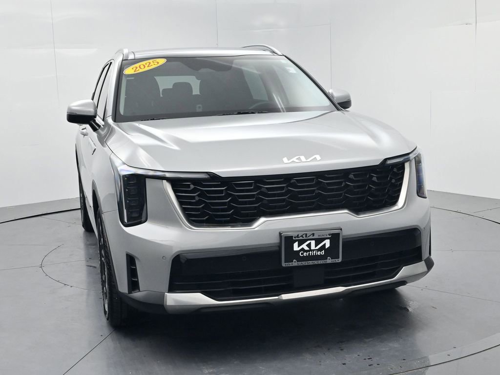 Used 2025 Kia Sorento S w/ Panoramic Sunroof Package image 2