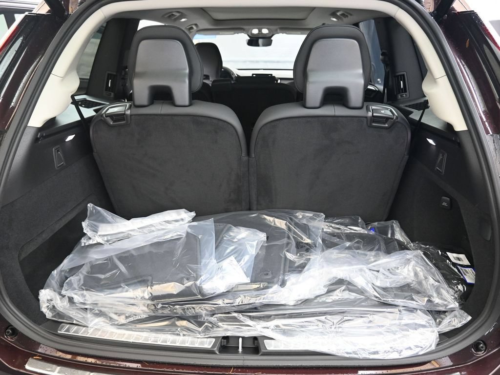 New 2026 Volvo XC90 B6 Plus w/ Protection Package Premier AWD/4WD image 19