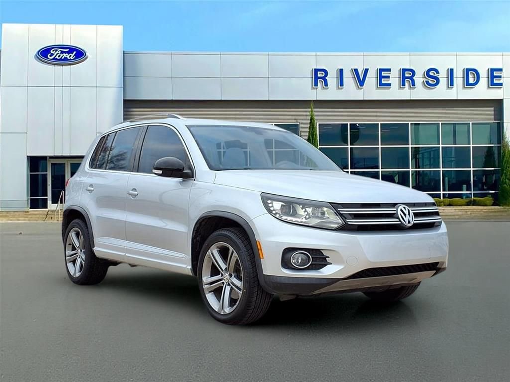 Used 2017 Volkswagen Tiguan Sport image 1