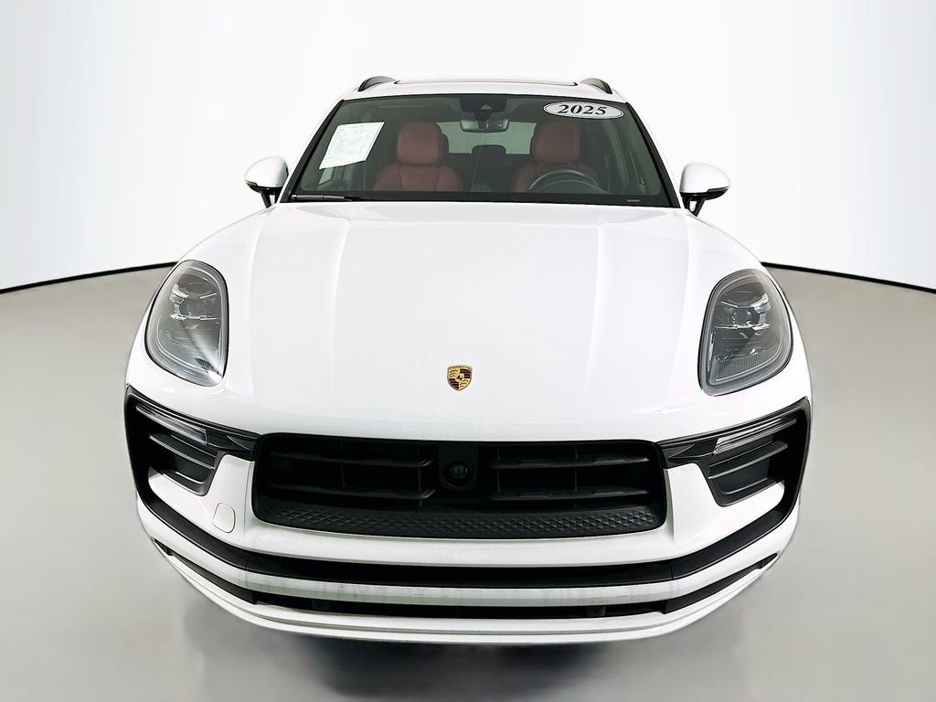 Certified 2025 Porsche Macan AWD/4WD image 6