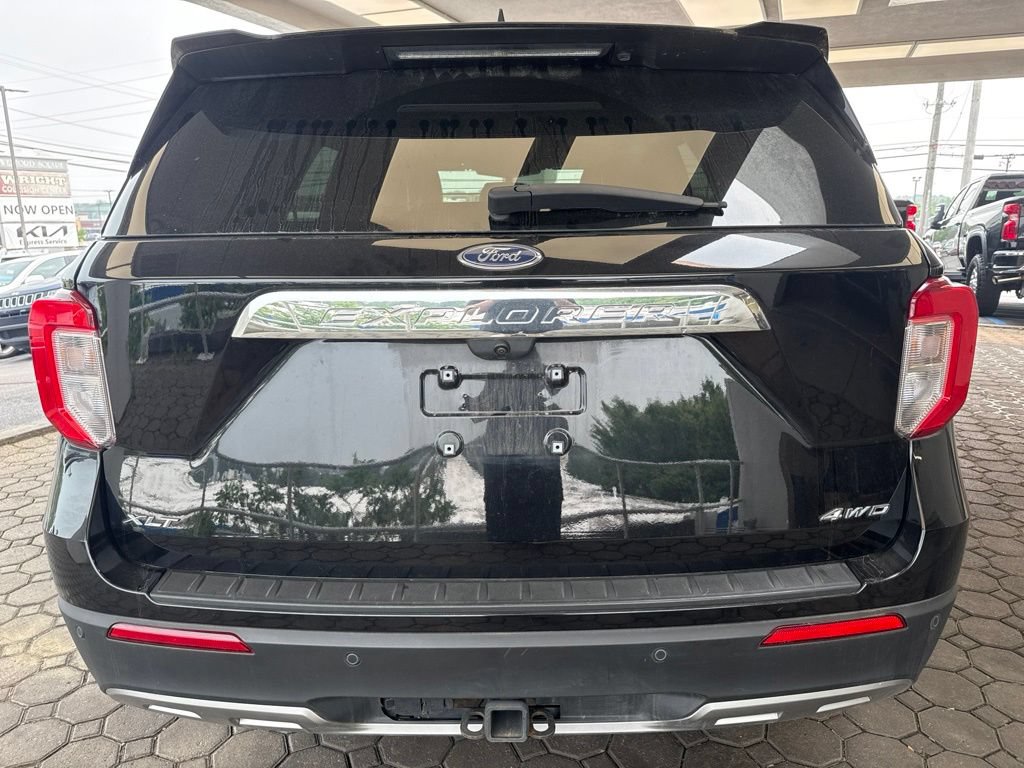 Certified 2023 Ford Explorer XLT w/ Equipment Group 202A AWD/4WD image 7