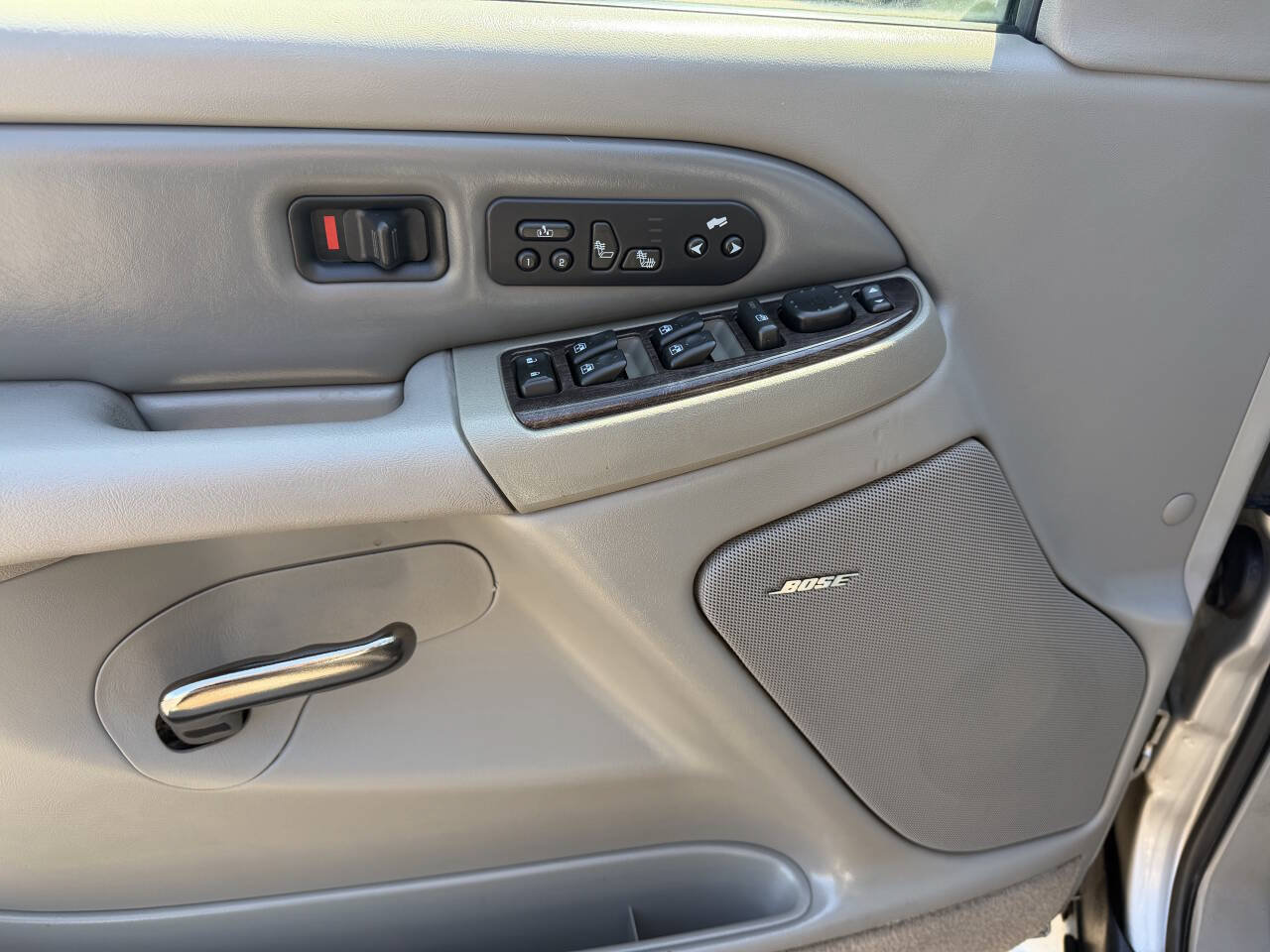 Used 2005 GMC Yukon Denali AWD/4WD image 11
