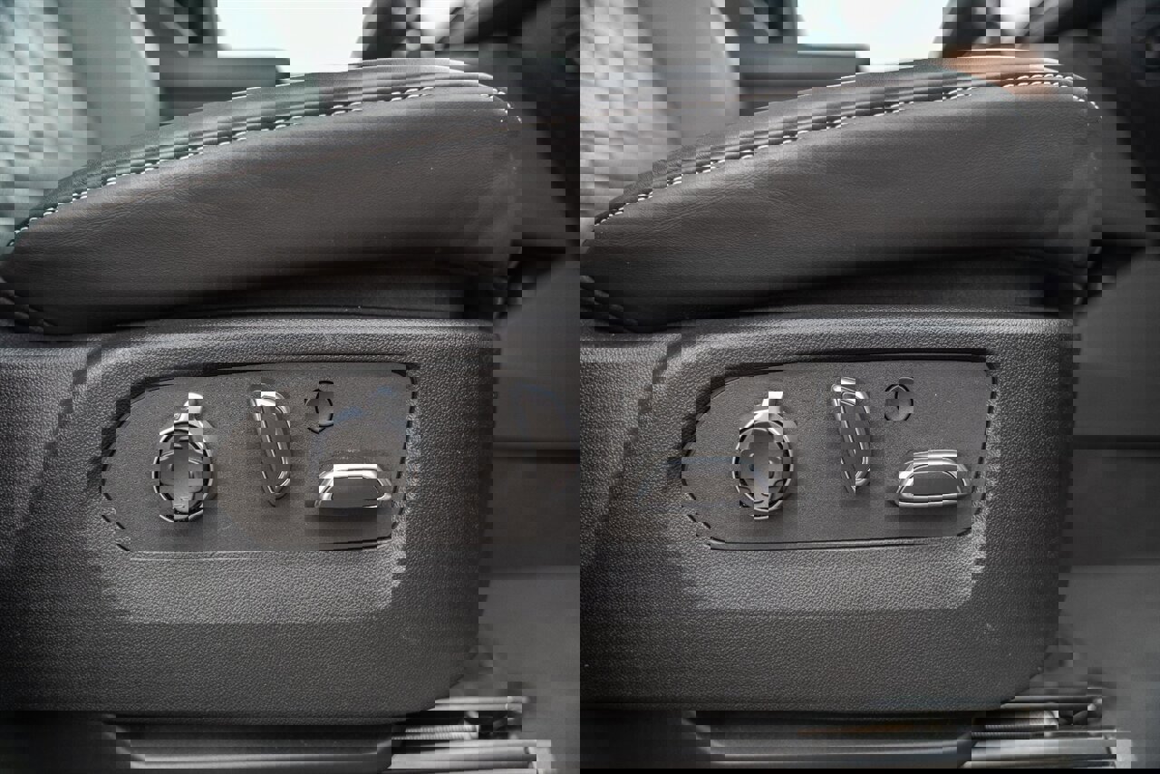 Used 2023 Cadillac Escalade Premium Luxury Platinum image 65