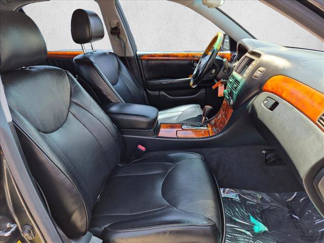 Used 2004 Lexus LS 430 RWD image 21