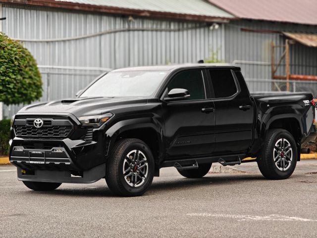 Used 2024 Toyota Tacoma TRD Sport w/ TRD Sport Upgrade Package AWD/4WD image 4