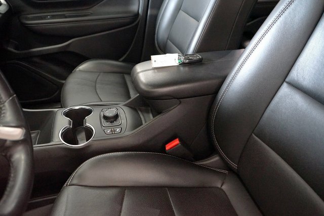 Used 2022 GMC Terrain SLT image 25