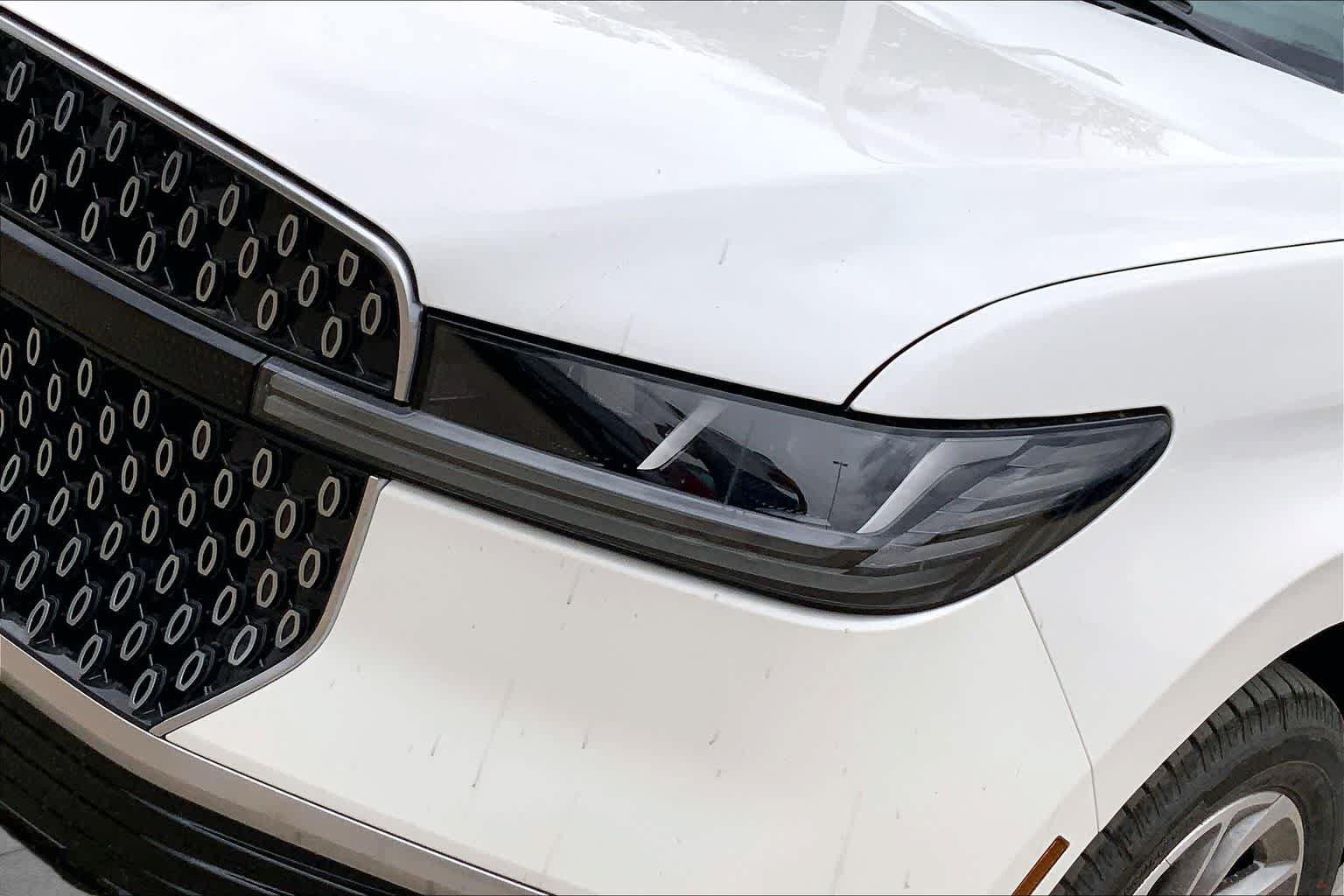 New 2026 Lincoln Navigator Reserve AWD/4WD image 13