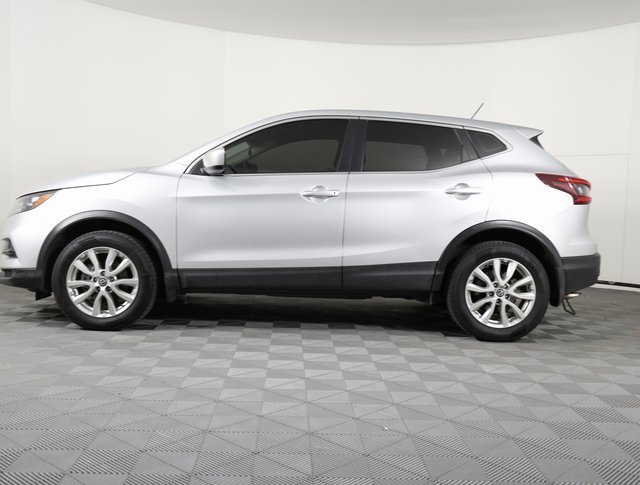 Used 2021 Nissan Rogue Sport S image 2
