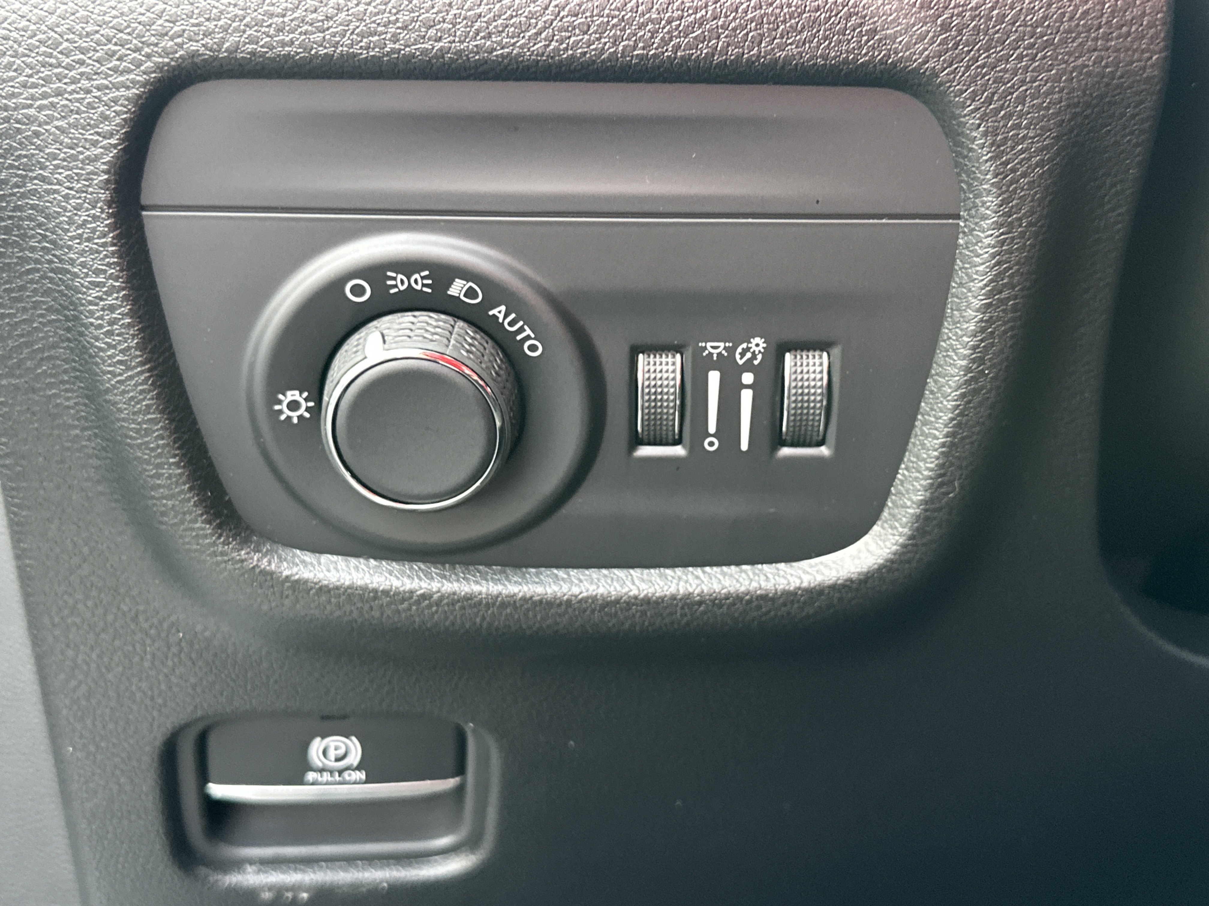 New 2026 Jeep Grand Cherokee Altitude AWD/4WD image 13