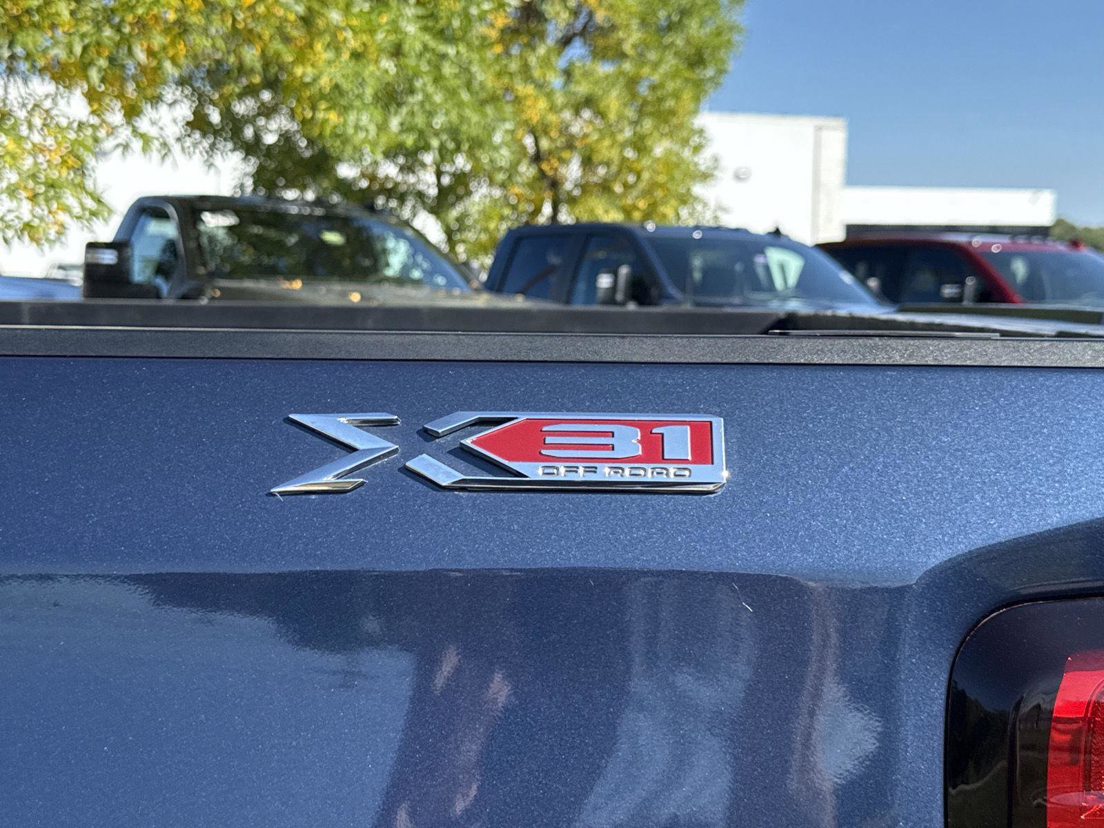 Used 2021 GMC Sierra 1500 SLT w/ SLT Premium Package image 9