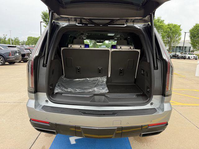 New 2026 Cadillac Escalade Platinum Sport w/ LPO, ONYX Package AWD/4WD image 22