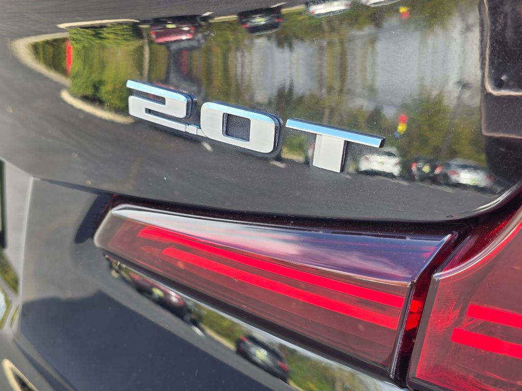 Used 2019 Cadillac XT4 Premium Luxury image 8