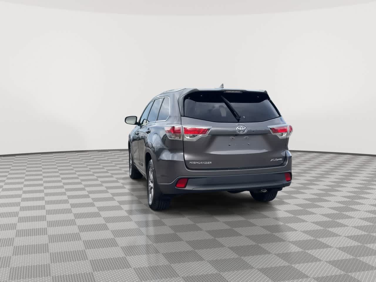 Used 2015 Toyota Highlander XLE AWD/4WD image 7