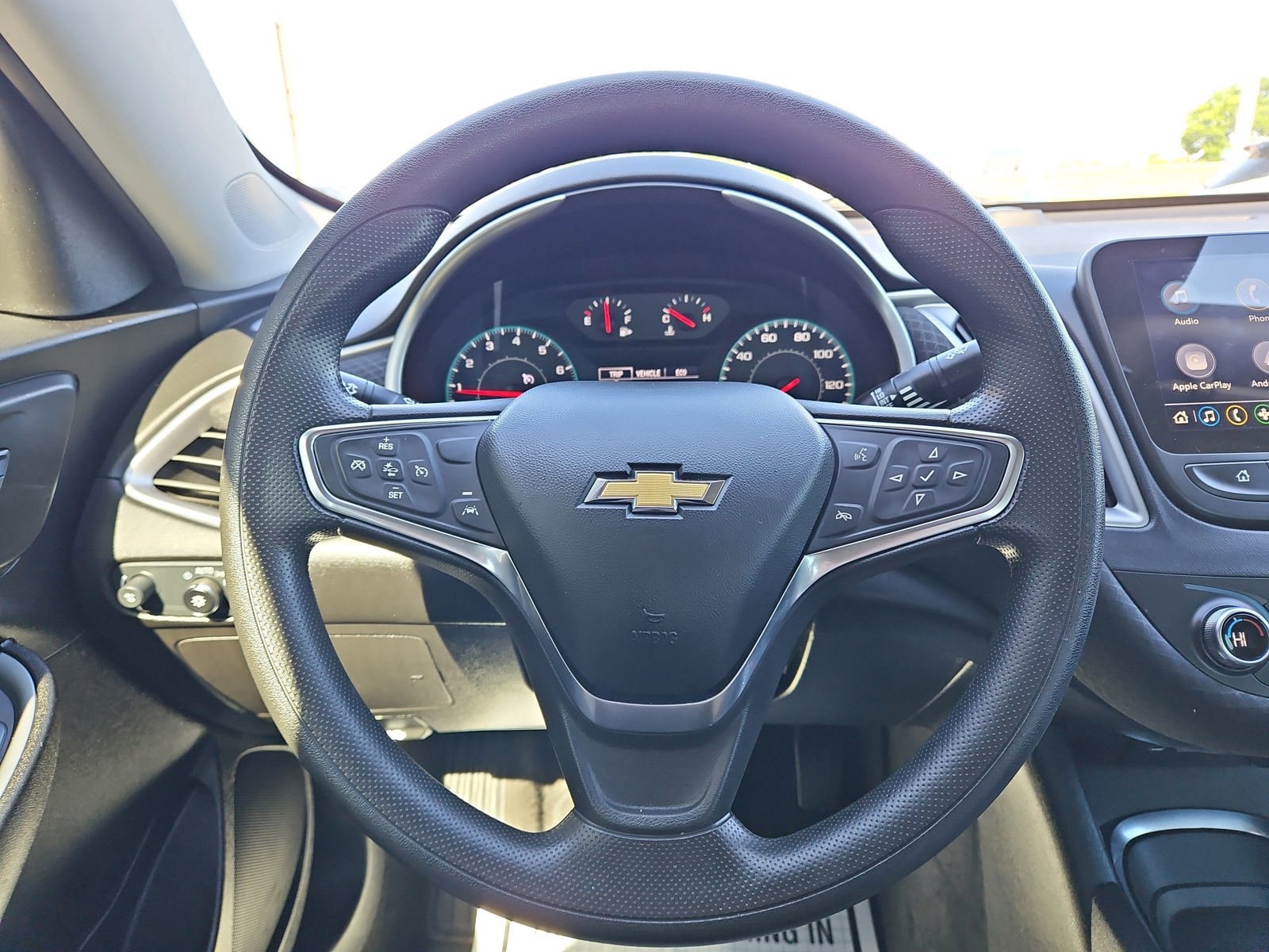 Used 2025 Chevrolet Malibu LT FWD image 11