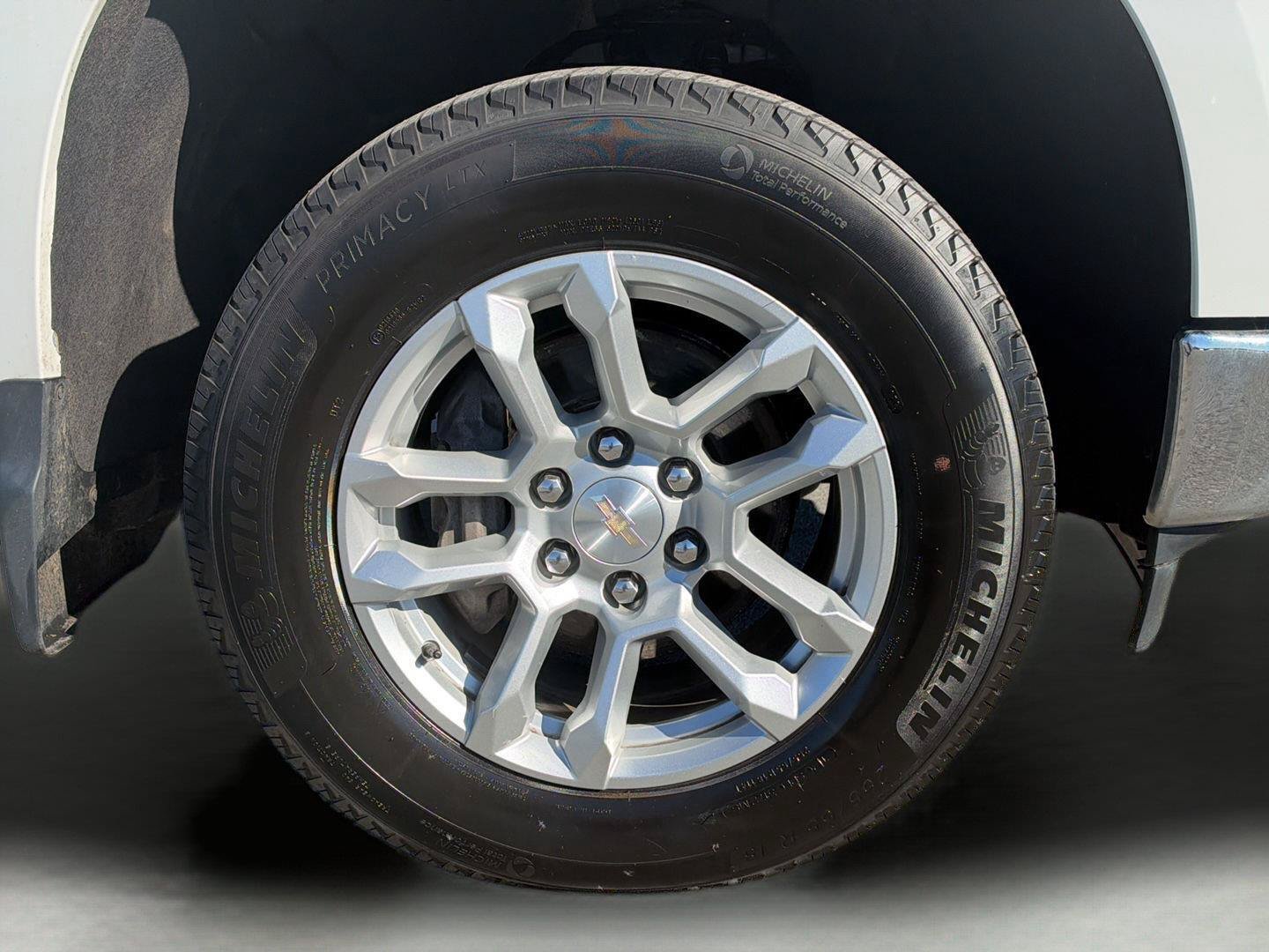 Used 2024 Chevrolet Silverado 1500 LT AWD/4WD image 9